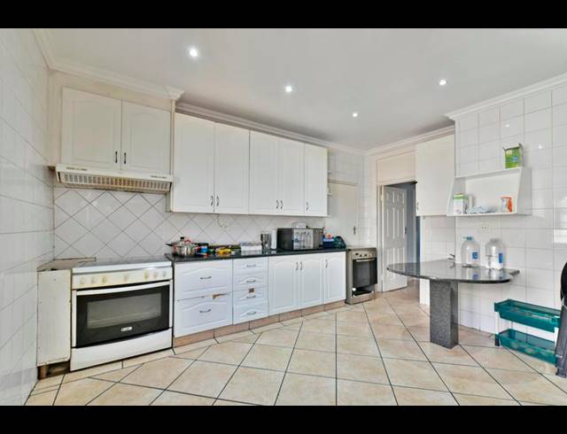 4 BEDROOM HOUSE FOR SALE IN SYDENHAM